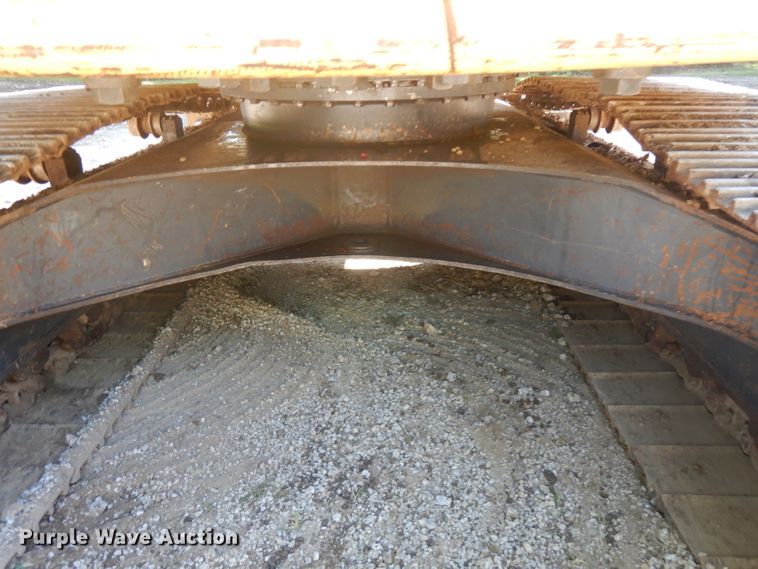 image for item FN9282 2001 Komatsu PC228USLC-2  excavator