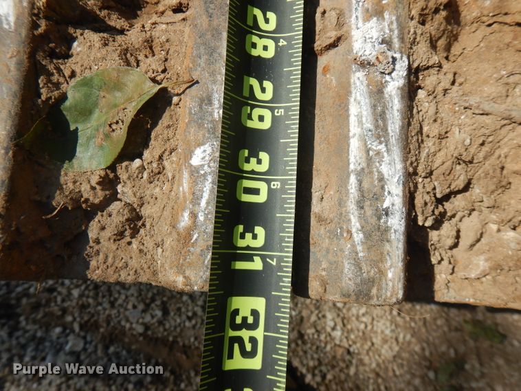 image for item FN9282 2001 Komatsu PC228USLC-2  excavator