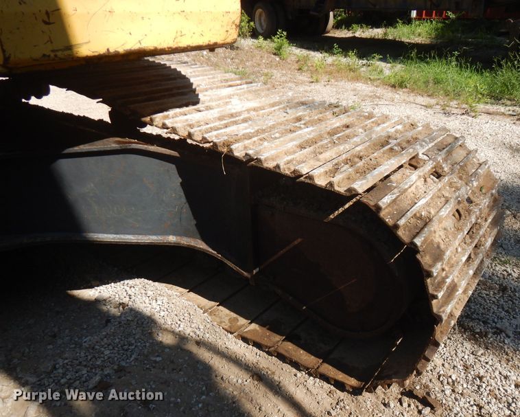 image for item FN9282 2001 Komatsu PC228USLC-2  excavator