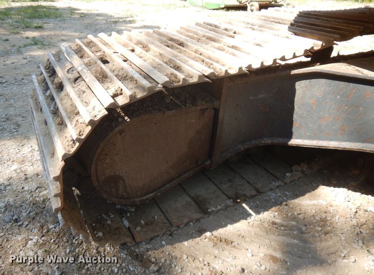 image for item FN9282 2001 Komatsu PC228USLC-2  excavator