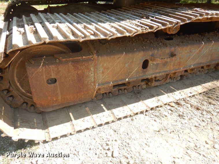 image for item FN9282 2001 Komatsu PC228USLC-2  excavator