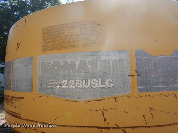 image for item FN9282 2001 Komatsu PC228USLC-2  excavator