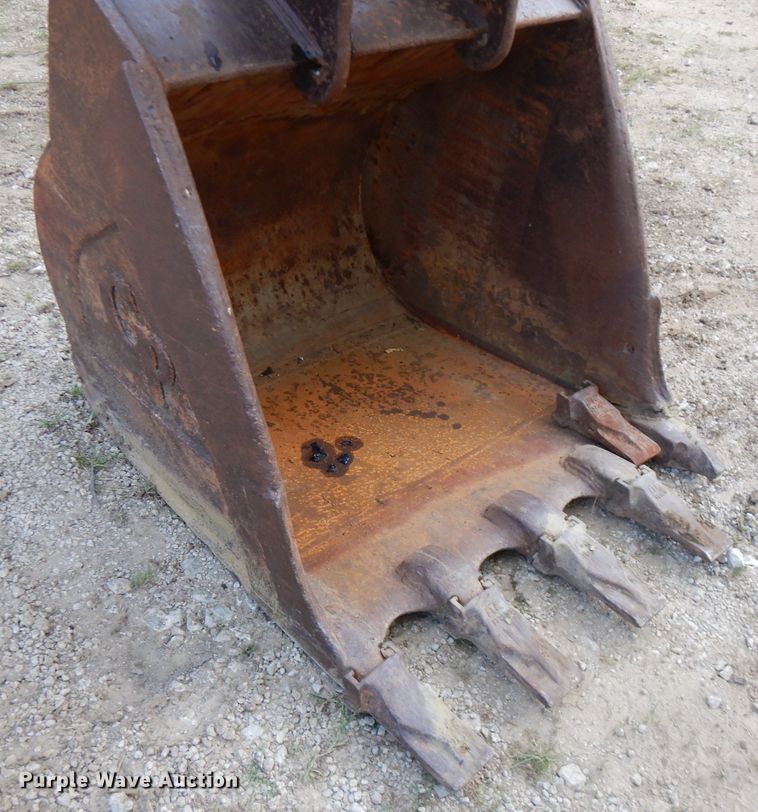 image for item FN9282 2001 Komatsu PC228USLC-2  excavator