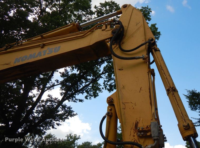 image for item FN9282 2001 Komatsu PC228USLC-2  excavator
