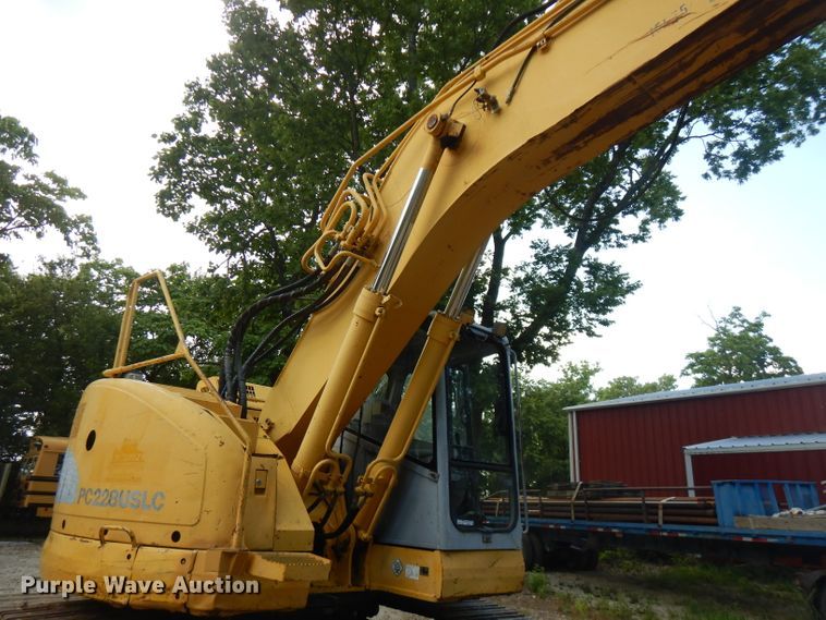 image for item FN9282 2001 Komatsu PC228USLC-2  excavator