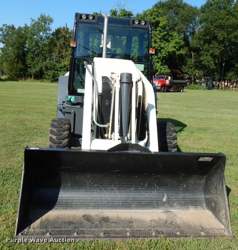 image for item FN9284 2015 Terex TLB840R  backhoe