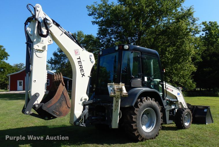 image for item FN9284 2015 Terex TLB840R  backhoe