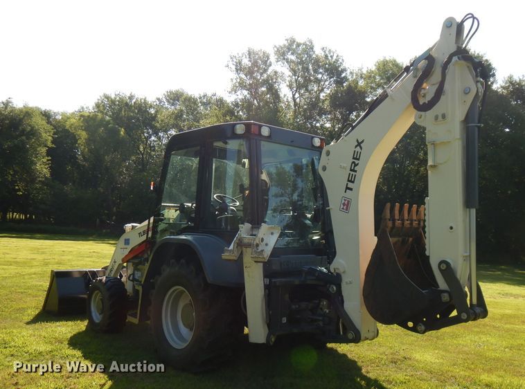 image for item FN9284 2015 Terex TLB840R  backhoe