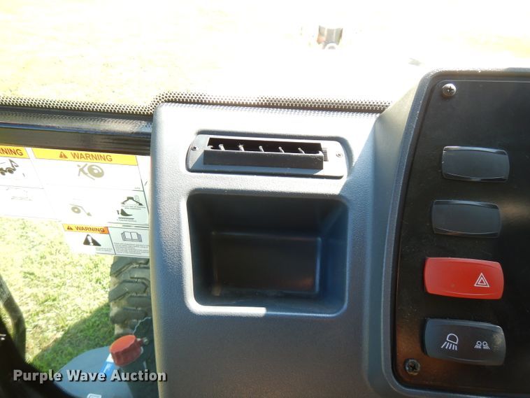 image for item FN9284 2015 Terex TLB840R  backhoe