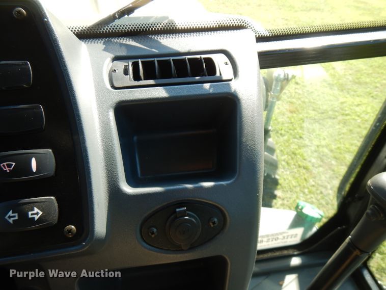 image for item FN9284 2015 Terex TLB840R  backhoe