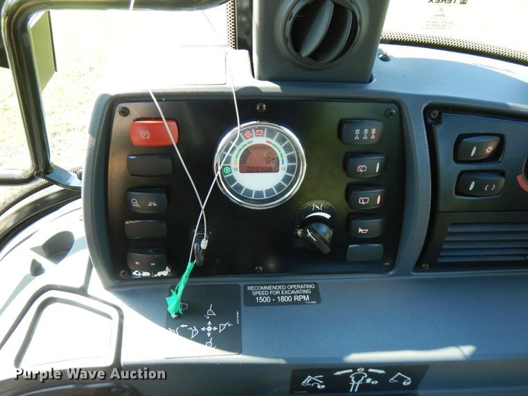 image for item FN9284 2015 Terex TLB840R  backhoe