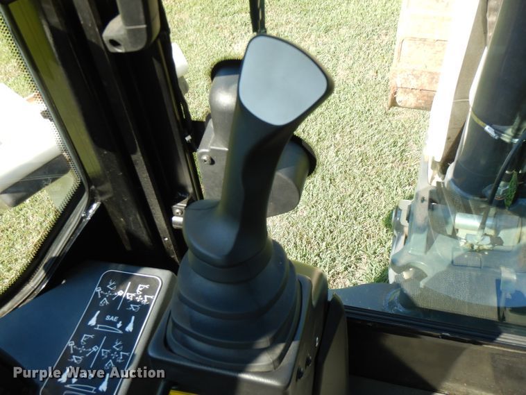 image for item FN9284 2015 Terex TLB840R  backhoe
