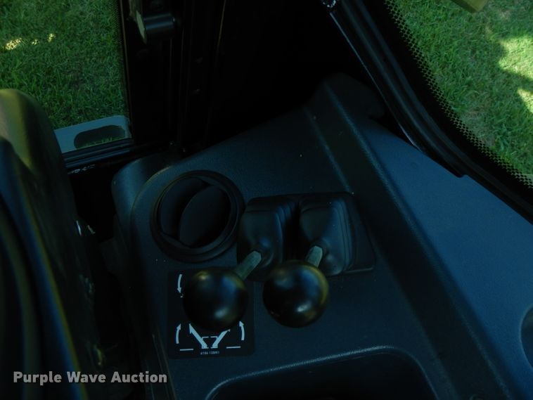 image for item FN9284 2015 Terex TLB840R  backhoe