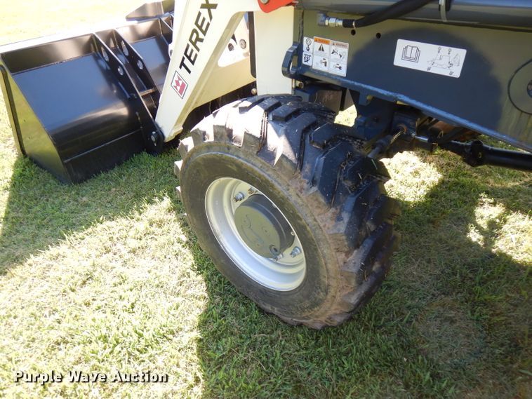 image for item FN9284 2015 Terex TLB840R  backhoe