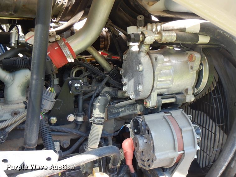 image for item FN9284 2015 Terex TLB840R  backhoe