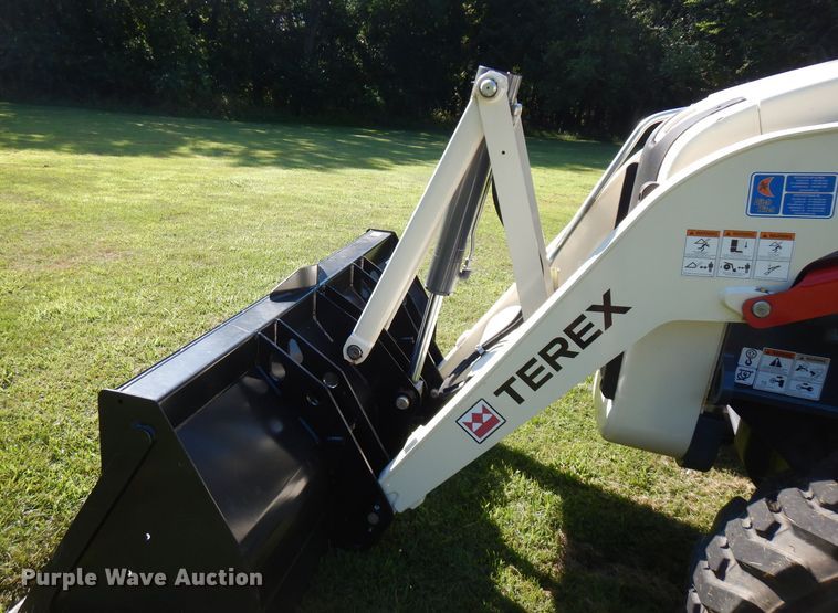 image for item FN9284 2015 Terex TLB840R  backhoe