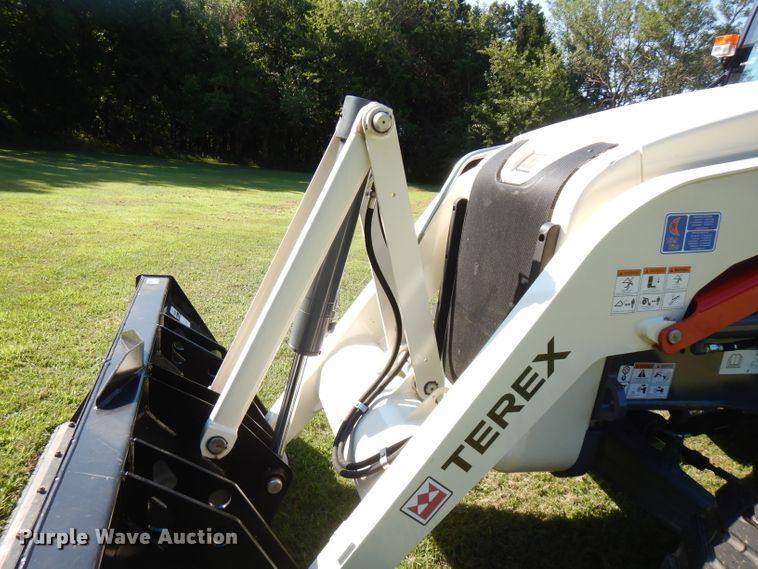 image for item FN9284 2015 Terex TLB840R  backhoe