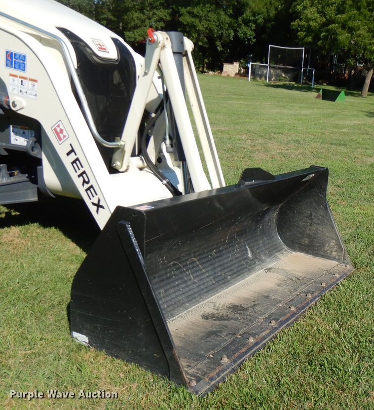 image for item FN9284 2015 Terex TLB840R  backhoe