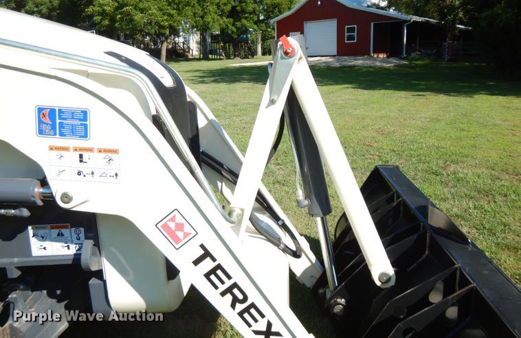 image for item FN9284 2015 Terex TLB840R  backhoe