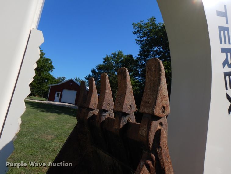 image for item FN9284 2015 Terex TLB840R  backhoe