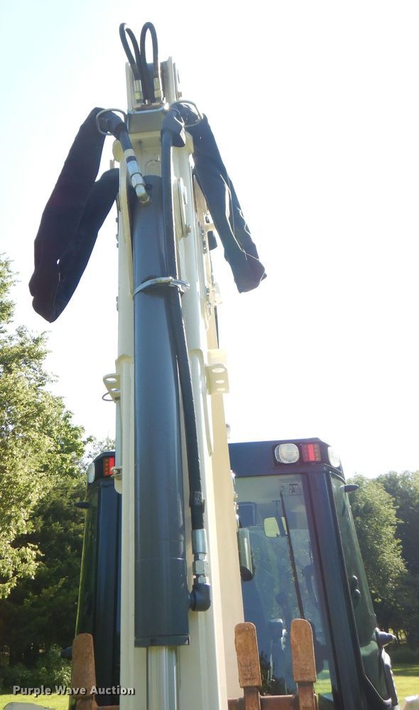 image for item FN9284 2015 Terex TLB840R  backhoe