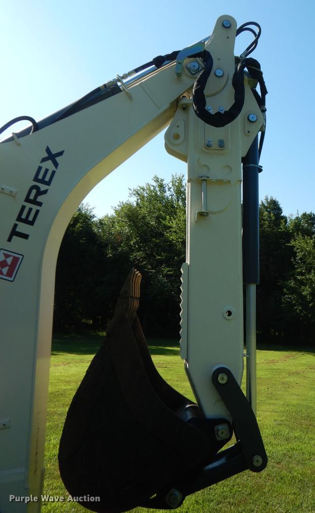 image for item FN9284 2015 Terex TLB840R  backhoe