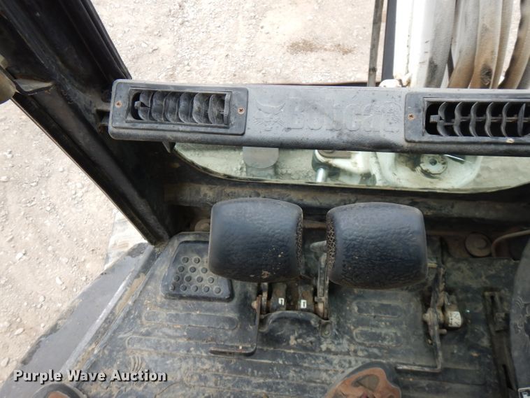 image for item FN9298 2006 Bobcat 430HAG  mini excavator