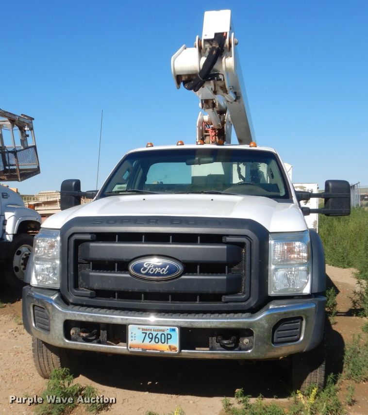 image for item FU9136 2012 Ford F550 Super Duty bucket truck