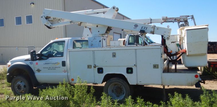 image for item FU9136 2012 Ford F550 Super Duty bucket truck