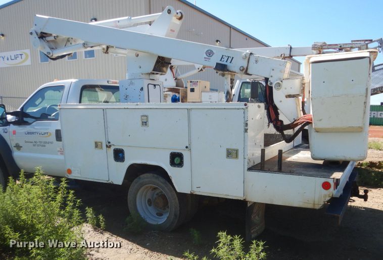 image for item FU9136 2012 Ford F550 Super Duty bucket truck