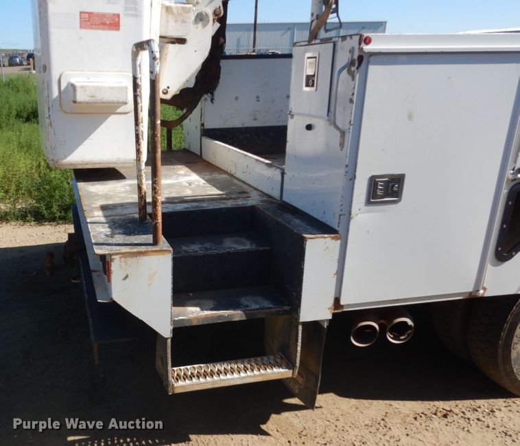 image for item FU9136 2012 Ford F550 Super Duty bucket truck