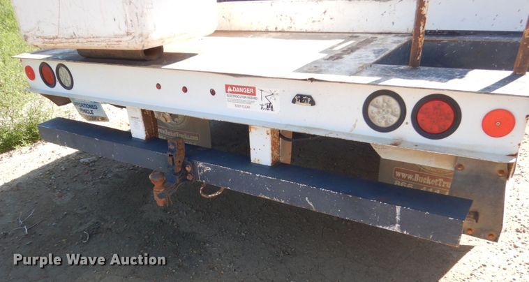 image for item FU9136 2012 Ford F550 Super Duty bucket truck