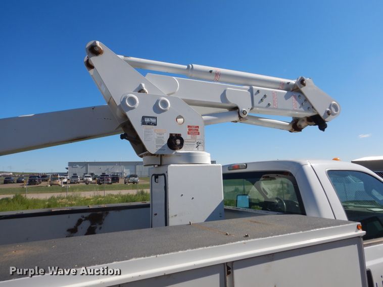 image for item FU9136 2012 Ford F550 Super Duty bucket truck