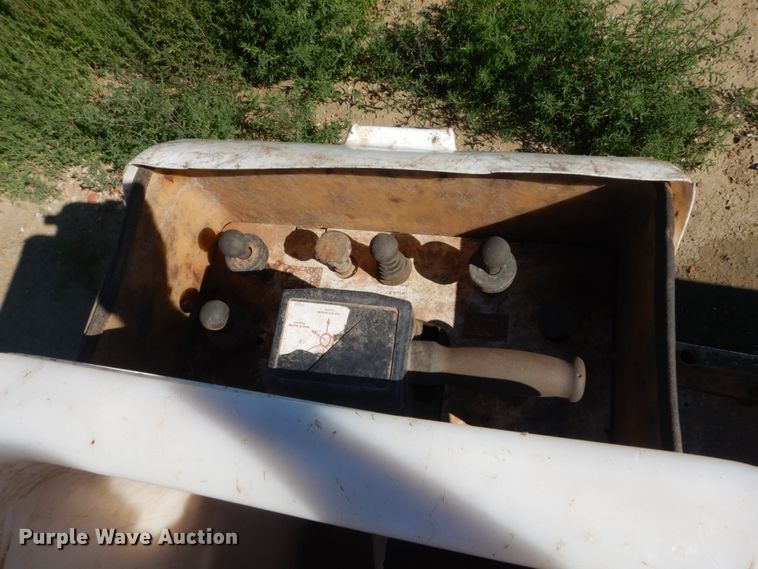 image for item FU9136 2012 Ford F550 Super Duty bucket truck