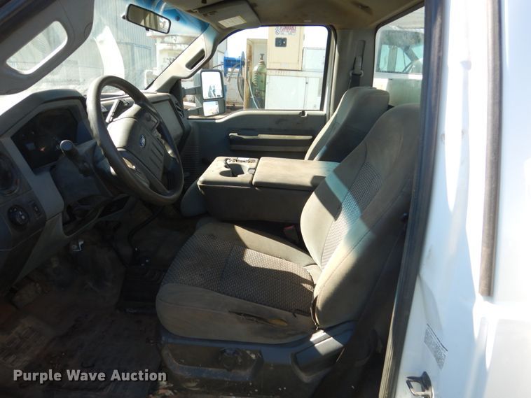 image for item FU9136 2012 Ford F550 Super Duty bucket truck