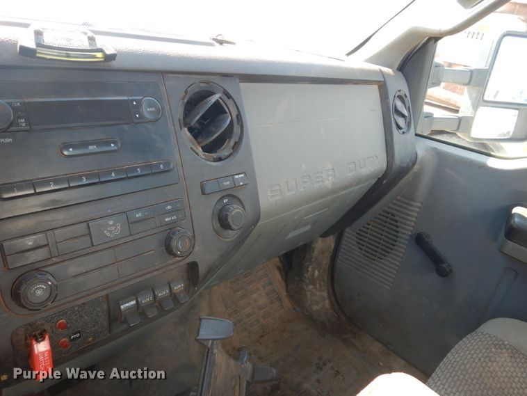 image for item FU9136 2012 Ford F550 Super Duty bucket truck