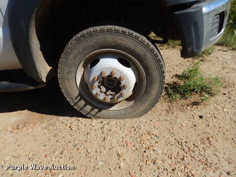 image for item FU9136 2012 Ford F550 Super Duty bucket truck