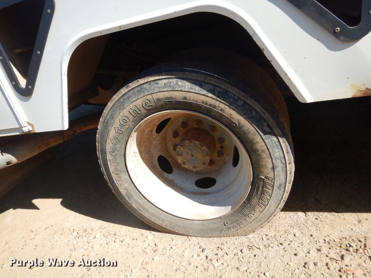 image for item FU9136 2012 Ford F550 Super Duty bucket truck