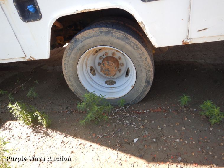 image for item FU9136 2012 Ford F550 Super Duty bucket truck