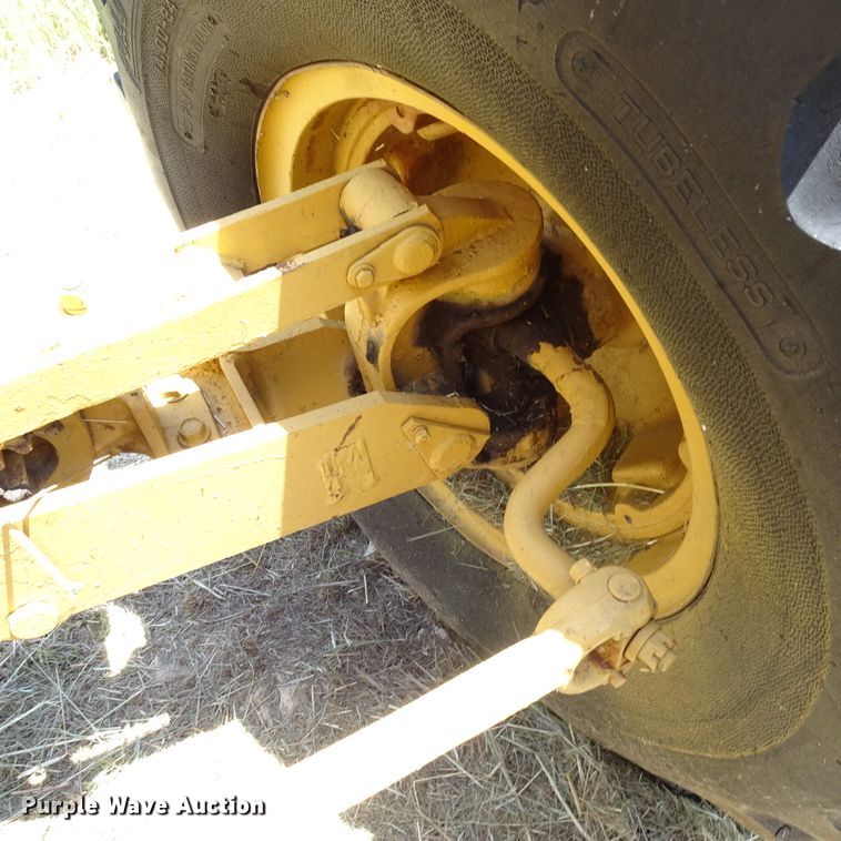 image for item GC9205 1966 Wabco NHC4C1  rigid frame motor grader