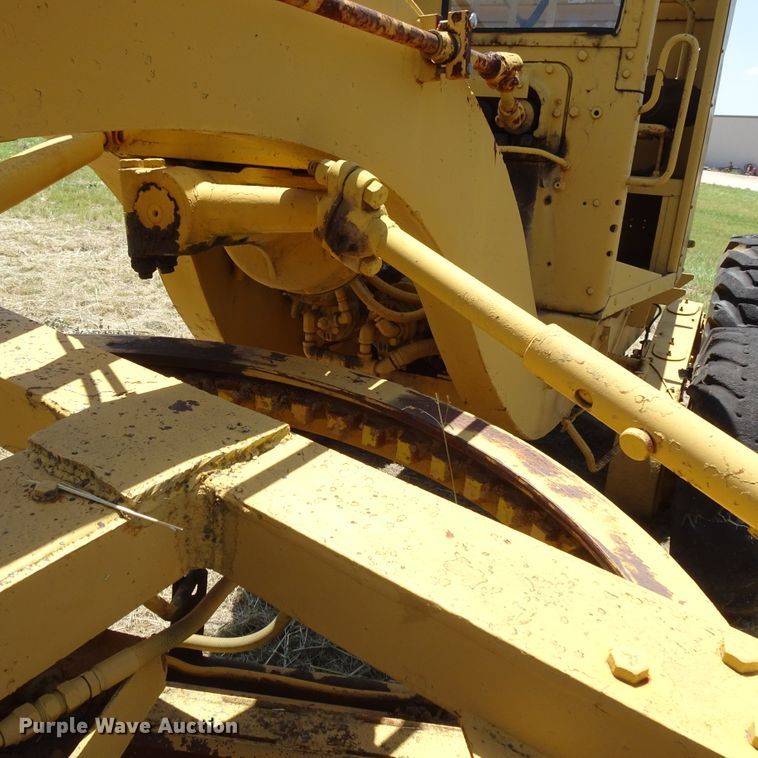 image for item GC9205 1966 Wabco NHC4C1  rigid frame motor grader