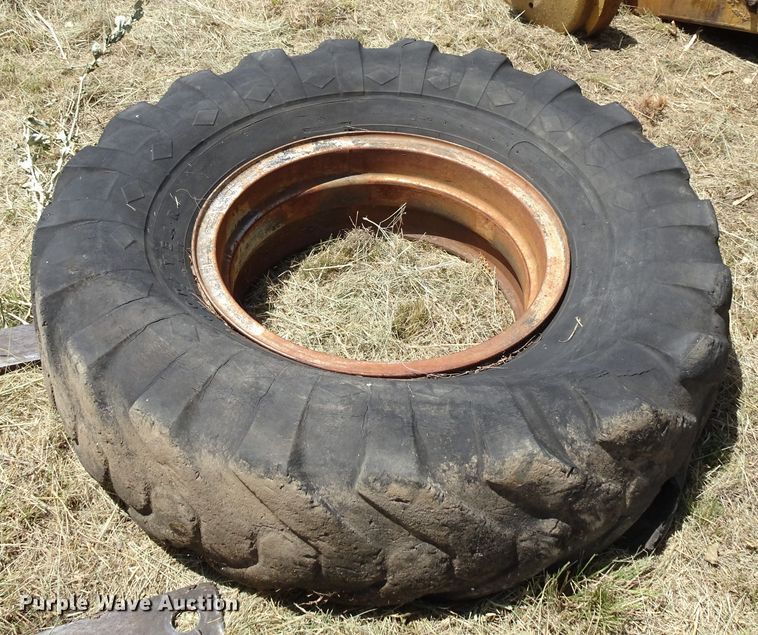 image for item GC9205 1966 Wabco NHC4C1  rigid frame motor grader