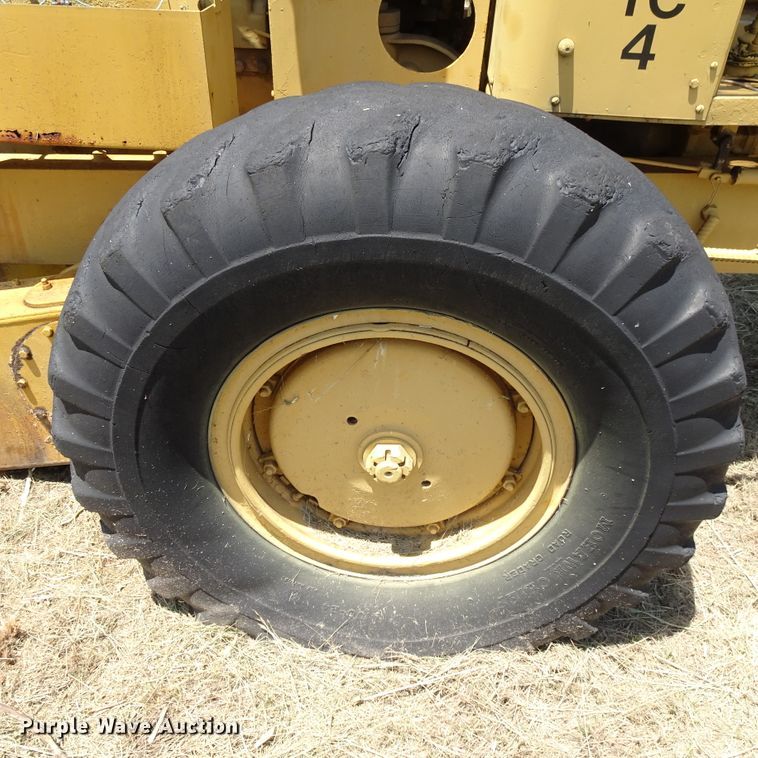 image for item GC9205 1966 Wabco NHC4C1  rigid frame motor grader