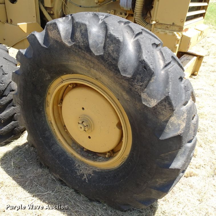 image for item GC9205 1966 Wabco NHC4C1  rigid frame motor grader