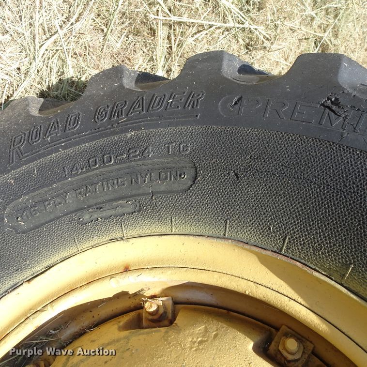 image for item GC9205 1966 Wabco NHC4C1  rigid frame motor grader