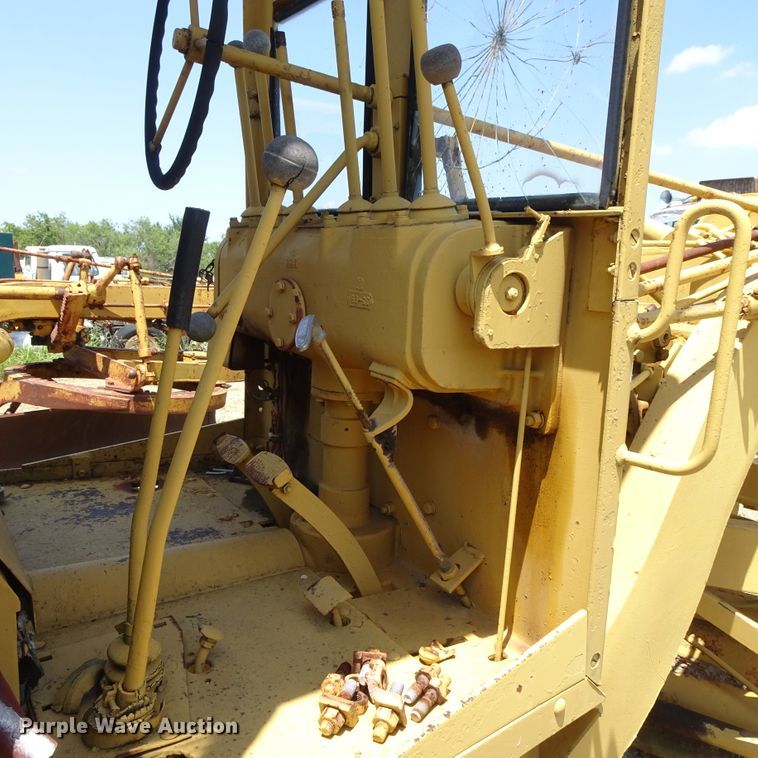 image for item GC9205 1966 Wabco NHC4C1  rigid frame motor grader