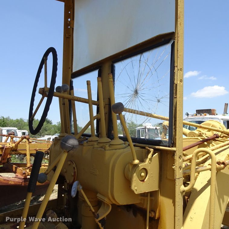 image for item GC9205 1966 Wabco NHC4C1  rigid frame motor grader