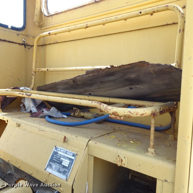 image for item GC9205 1966 Wabco NHC4C1  rigid frame motor grader