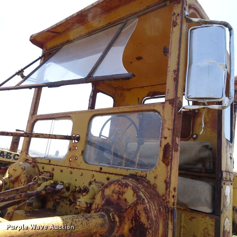 image for item GC9206 1959 Caterpillar 12  motor grader