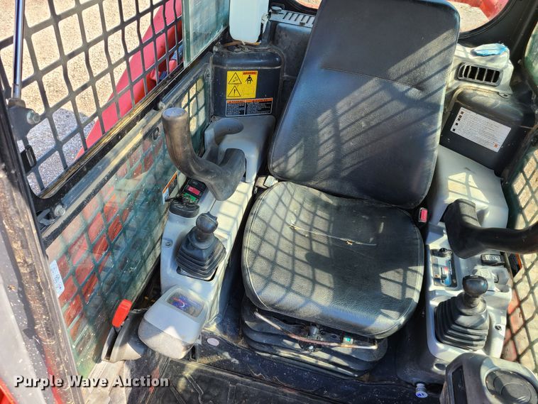 image for item GO9305 2014 Kubota SVL75-2  tracked skid steer loader